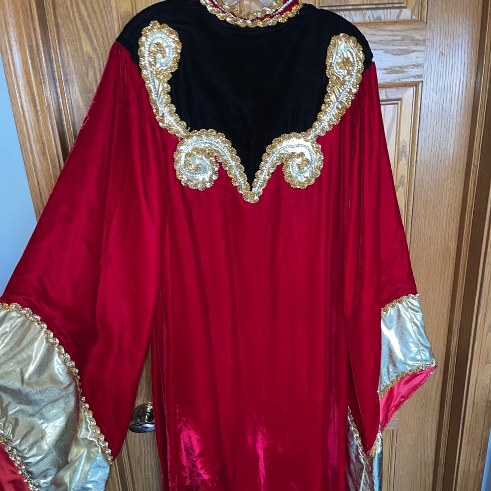 Queen Costume